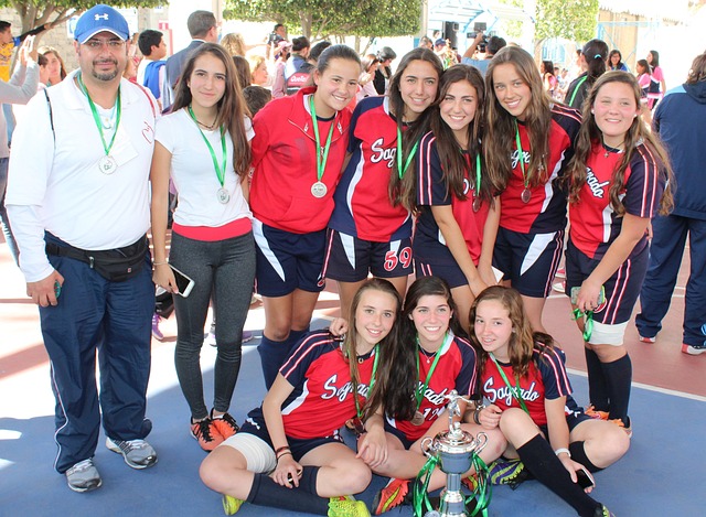 表现出强大 表现出强大